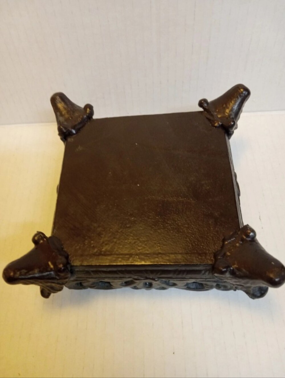 Antique Cast Iron Holder Black Heavy Piece 5"X5" Unmarked - Picture 3 of 5